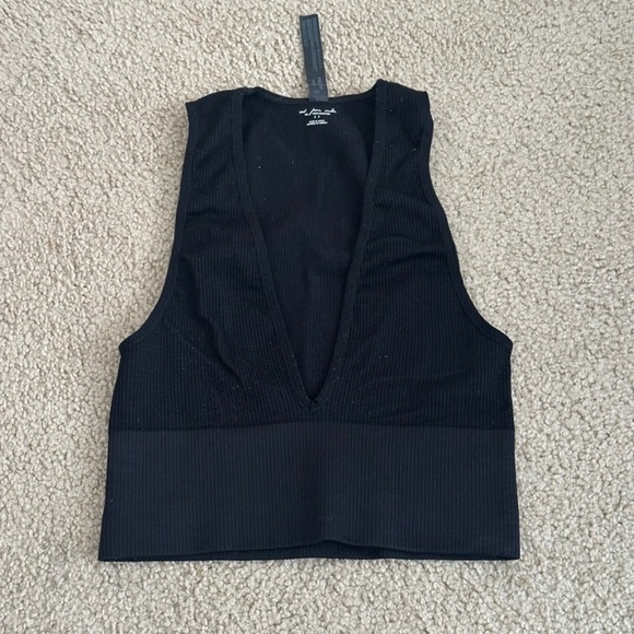 Out from under haley plunge crop top - Picture 3 of 3